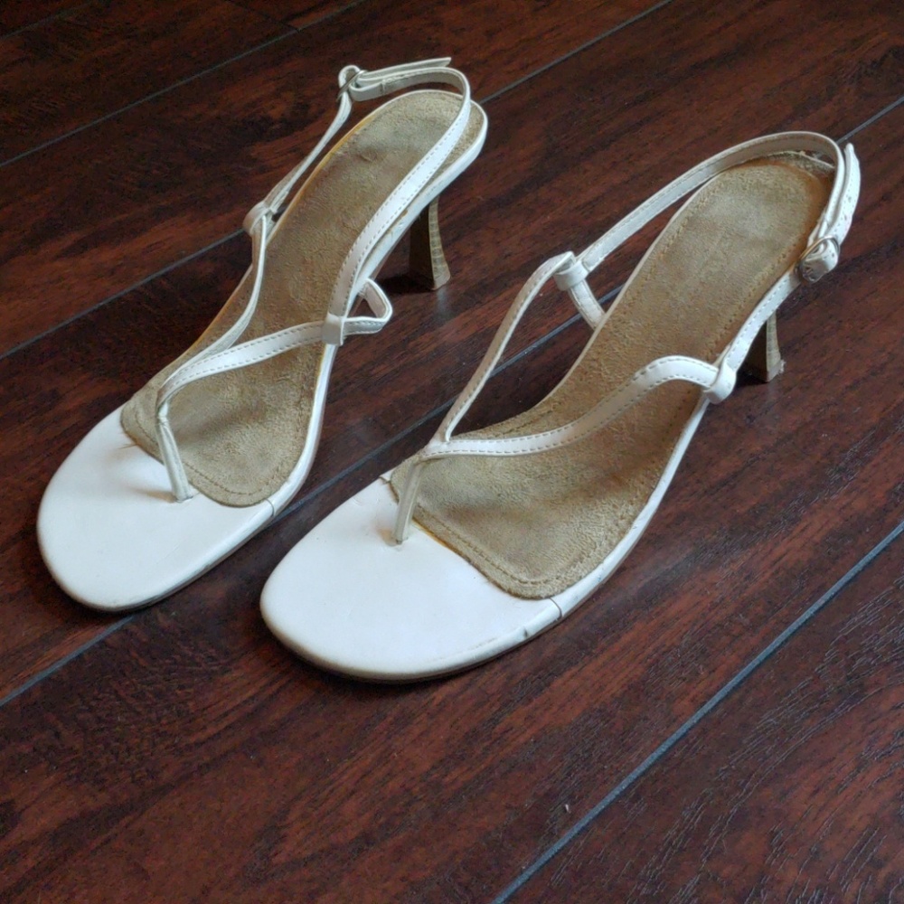 Anne Michelle white heels